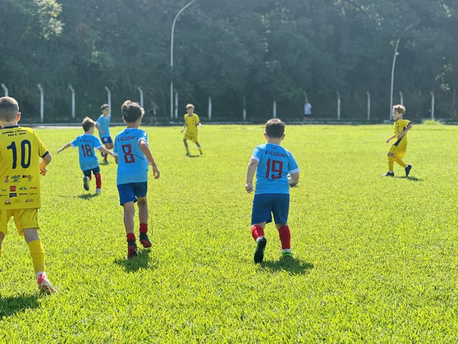 1ª rodada do Gigantinho Campo sub-7 e sub-9 movimenta o Centro Cívico